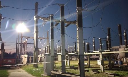 Falló un distribuidor de energía y el barrio Fomento 9 de julio está sin energía. Falló un distribuidor de energía y el barrio Fomento 9 de julio está sin energía.