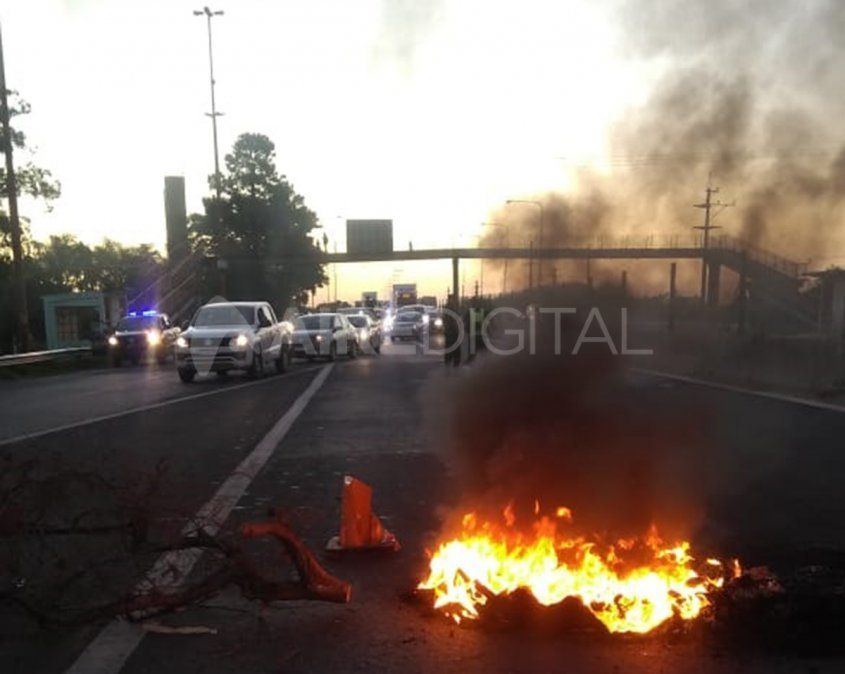 Se levantó el corte de la Ruta 168 y los vecinos se reunirán el miércoles con la Policía