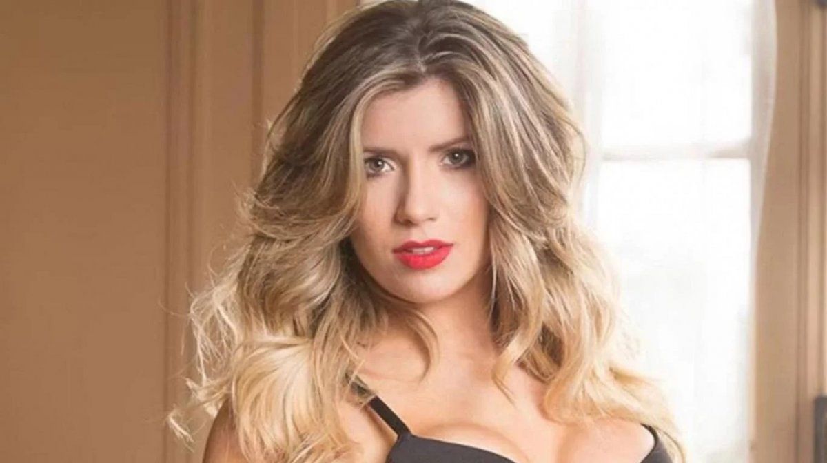 Laurita Fernández incendió las redes: Quería una foto haciéndome la gata