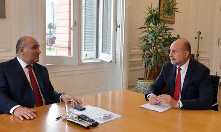 En el encuentro también se trató el tema de la presencia de las fuerzas federales en Santa Fe. En el encuentro también se trató el tema de la presencia de las fuerzas federales en Santa Fe.