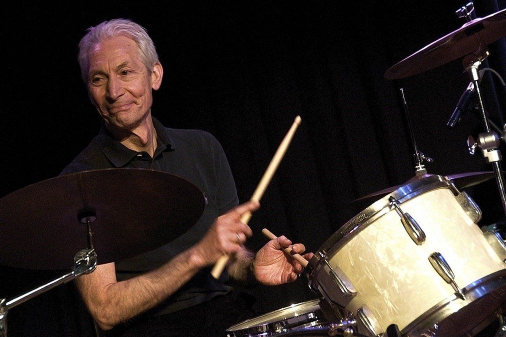 Charlie Watts falleció a los 80 años en un hospital de Londres.