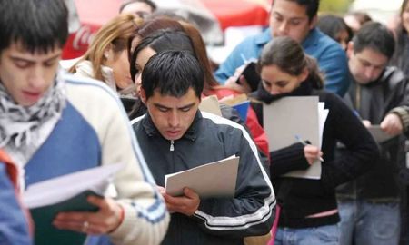 En el padrón de éstas PASO, la Provincia de Buenos Aires posee la mayor cantidad de electores en la franja etaria de 16 a 17 años, con 333.342 (169.847 hombres y 163.495 mujeres), seguida de Córdoba con 72.459 (36.777 varones y 35.682 mujeres) y Santa Fe con 63.022 (32.075 varones y 30.947 mujeres). El total de la población juvenil supera la cantidad de electores plenos de 12 provincias. En el padrón de éstas PASO, la Provincia de Buenos Aires posee la mayor cantidad de electores en la franja etaria de 16 a 17 años, con 333.342 (169.847 hombres y 163.495 mujeres), seguida de Córdoba con 72.459 (36.777 varones y 35.682 mujeres) y Santa Fe con 63.022 (32.075 varones y 30.947 mujeres). El total de la población juvenil supera la cantidad de electores plenos de 12 provincias.