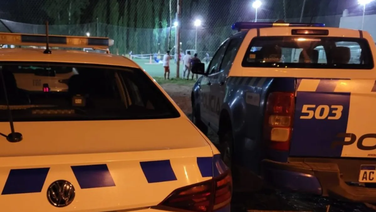 El joven de Neuquén sufrió convulsiones durante el partido y fue asistido por las personas que presenciaron lo ocurrido.