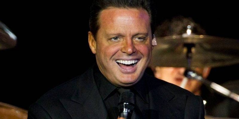 ¿Cuánto cobrará Luis Miguel por la segunda temporada de su serie?