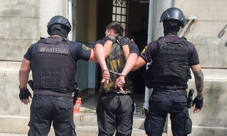 La Policía provincial detuvo a un individuo por balaceras en el Barrio Centenario de la ciudad de Santa Fe.