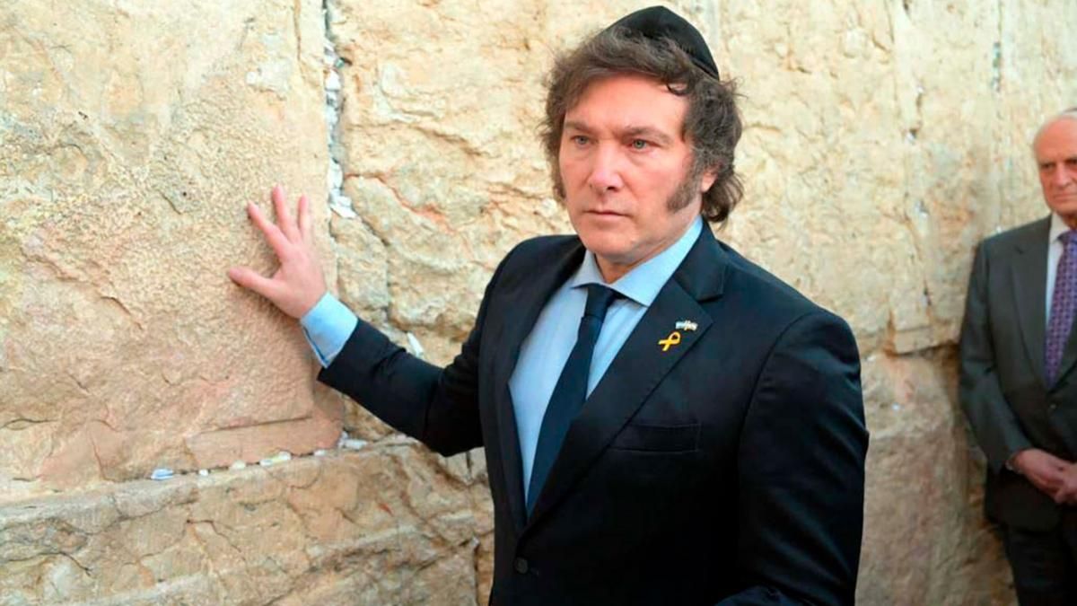 Javier Milei recibió varios obsequios vinculados a la religión este 2025. Javier Milei recibió varios obsequios vinculados a la religión este 2025.