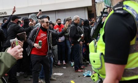Los hinchas del Manchester United se manifestaron en contra de la Superliga Europea. Los hinchas del Manchester United se manifestaron en contra de la Superliga Europea.