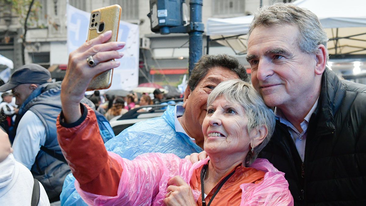 El jefe de Gabinete se mostró convencido de que los que siguen, serán años de prosperidad para Argentina. El jefe de Gabinete se mostró convencido de que los que siguen, serán años de prosperidad para Argentina.