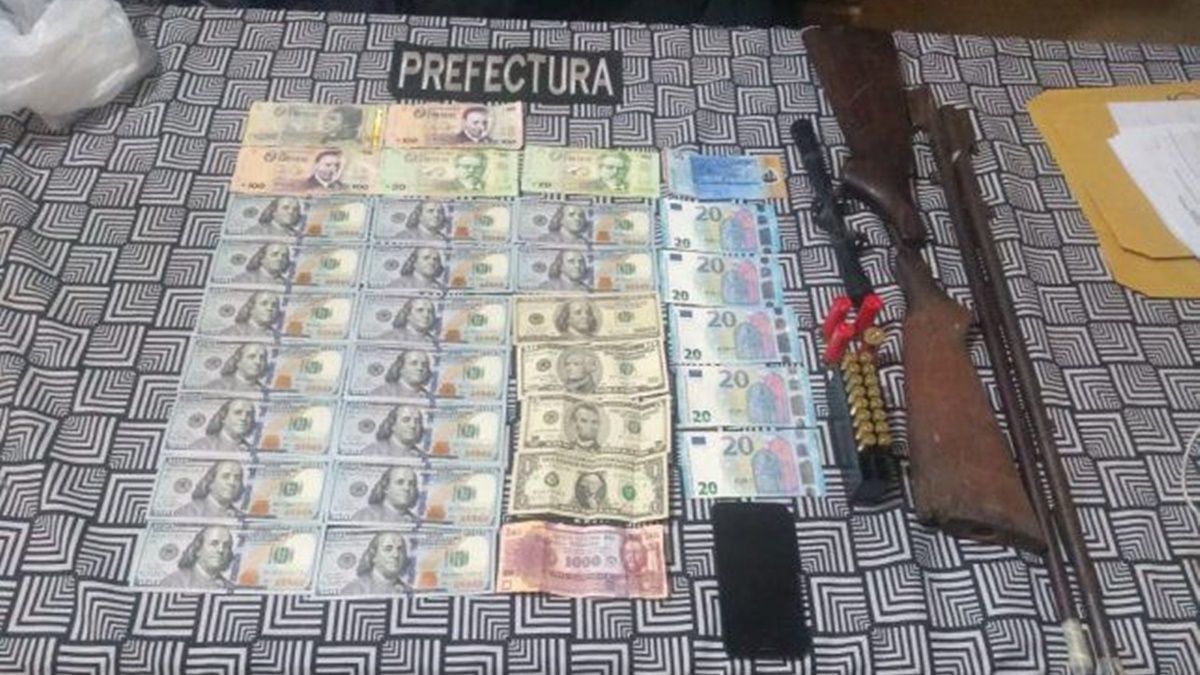 La principal hipótesis que manejan los pesquisas es que estos sospechosos integraban una organización que operaba en distintos barrios de Rosario y se dedicaba a la venta de estupefacientes.