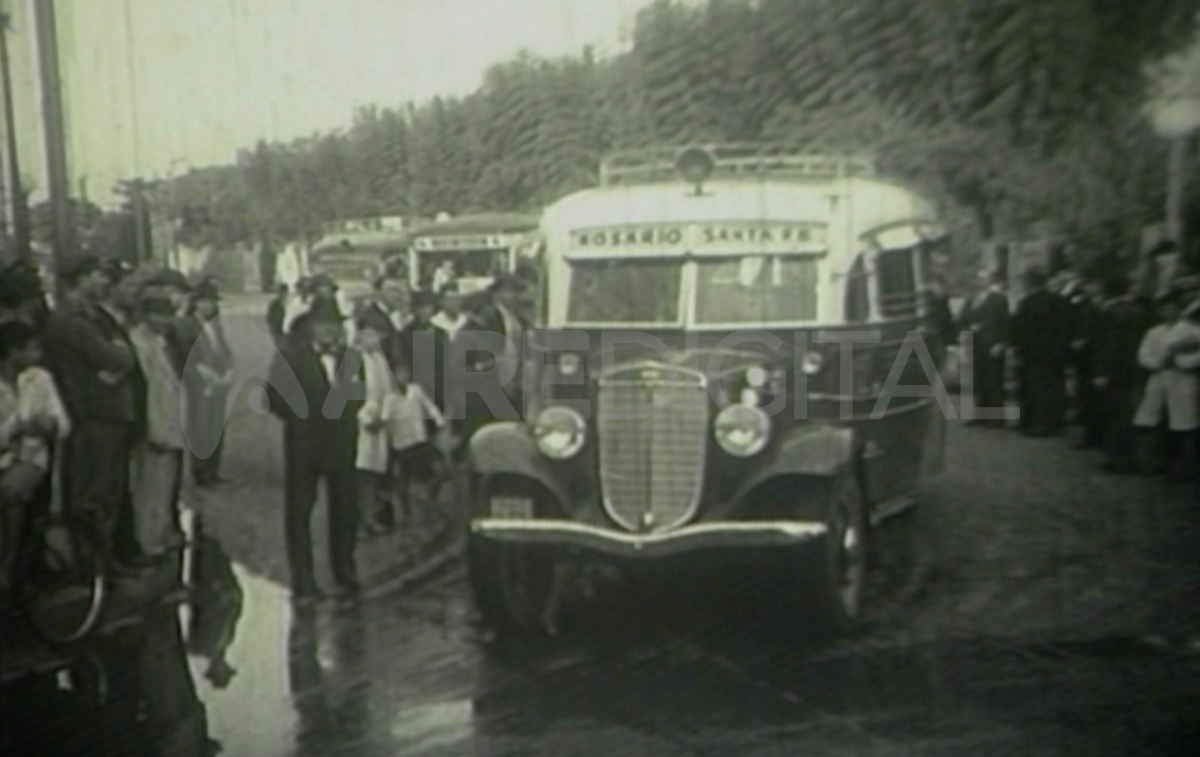 En 1928, los colectivos se tomaban en la Plaza España, que funcionaba como En 1928, los colectivos se tomaban en la Plaza España, que funcionaba como