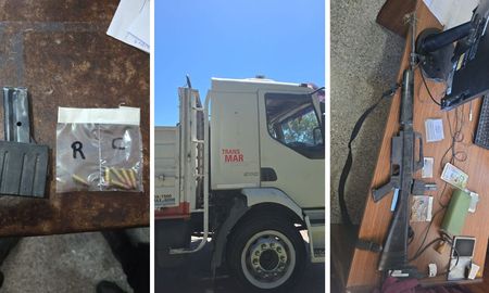 Un camión fue atacado a tiros este sábado en Circunvalación Oeste y Ruta 70. Los agresores huyeron en un auto blanco y lo abandonaron en Recreo. Un camión fue atacado a tiros este sábado en Circunvalación Oeste y Ruta 70. Los agresores huyeron en un auto blanco y lo abandonaron en Recreo.