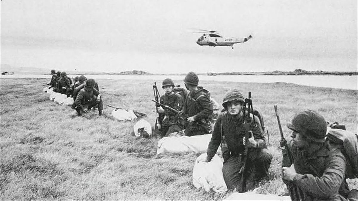 El reclamo de nuestro país por las islas, fue el que dio origen a la guerra de Malvinas un 2 de abril de 1982 durante la dictadura del General Leopoldo Galtieri.