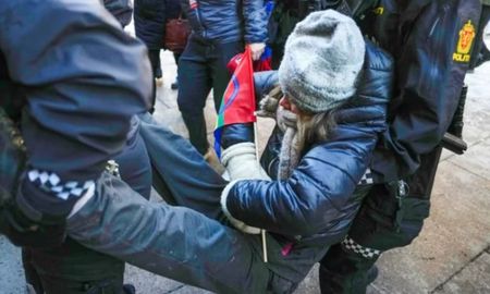 detuvieron a greta thunberg en noruega durante una protesta detuvieron a greta thunberg en noruega durante una protesta
