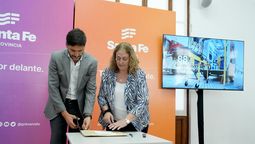 El gobernador de Santa Fe, Maximiliano Pullaro, encabezó este martes en Rosario la apertura de sobres de la licitación para la compra de 88 ambulancias 0 kilómetro.