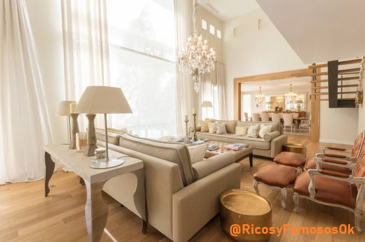 Así es la casa de Araceli González y Fabián Mazzei.