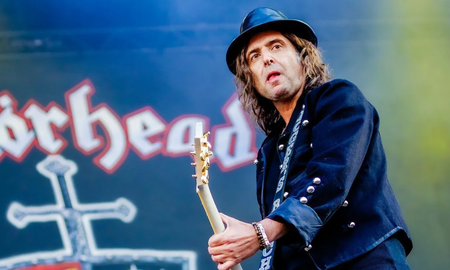 La familia del músico confirmó su fallecimiento a los 64 años a través de un comunicado. Fue uno de los guitarristas más longevos en la historia de Motörhead. La familia del músico confirmó su fallecimiento a los 64 años a través de un comunicado. Fue uno de los guitarristas más longevos en la historia de Motörhead.