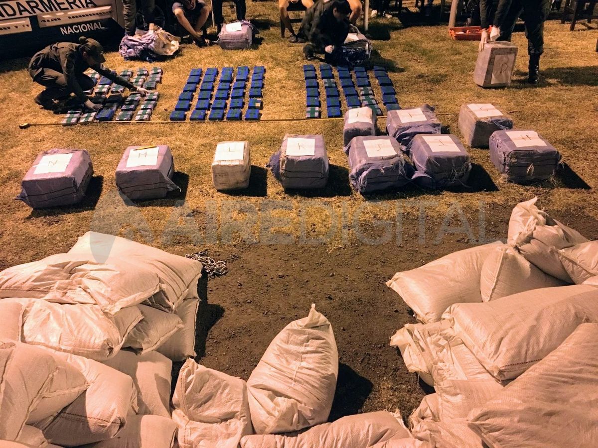 En el procedimiento encontraron 40 ladrillos de cocaína escondidos en una carga de porotos de 35 mil kilos.