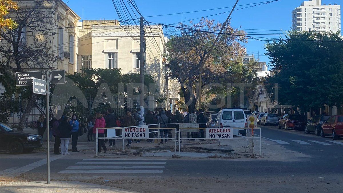 La Brigada de Explosivos descartó la amenaza de bomba en la escuela Grilli.
