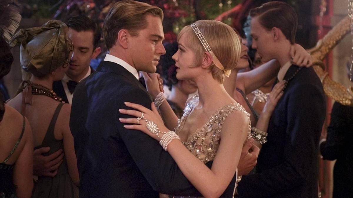Gatsby construyó un imperio para recuperar un pasado imposible, pero terminó víctima del descuido y la indiferencia de una clase social que nunca lo aceptó Gatsby construyó un imperio para recuperar un pasado imposible, pero terminó víctima del descuido y la indiferencia de una clase social que nunca lo aceptó