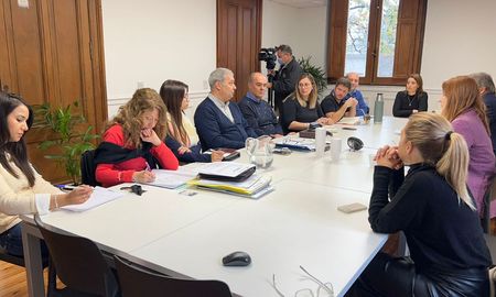 Este jueves, el secretario de Asuntos Penitenciario de la provincia, Walter Gálvez, concurrió a una reunión con integrantes de la comisión de Derechos y Garantías de la Cámara de Diputados. Este jueves, el secretario de Asuntos Penitenciario de la provincia, Walter Gálvez, concurrió a una reunión con integrantes de la comisión de Derechos y Garantías de la Cámara de Diputados.