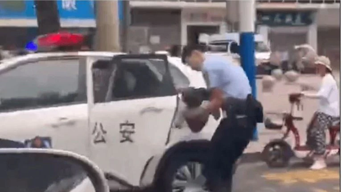 Un total de tres personas murieron y seis resultaron heridas