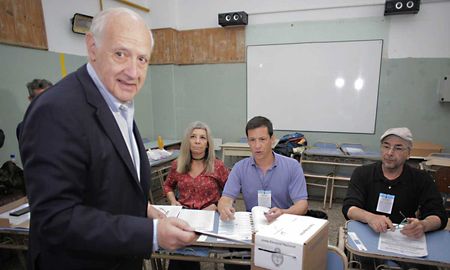 Roberto Lavagna anunció su voto por Massa Roberto Lavagna anunció su voto por Massa