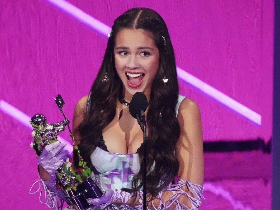 Olivia Rodrigo fue premiada en las categorías mejor nueva artista