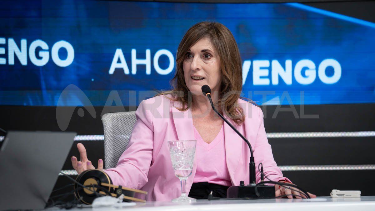Adriana Chuchi Molina reelecta como presidenta del Concejo de Santa Fe. 