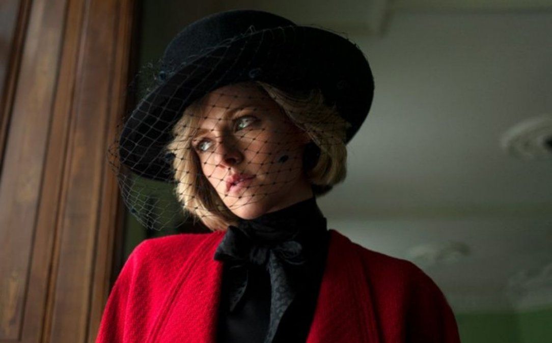 La primera imagen que se difundió sobre Kristen Stewart como Lady Di.