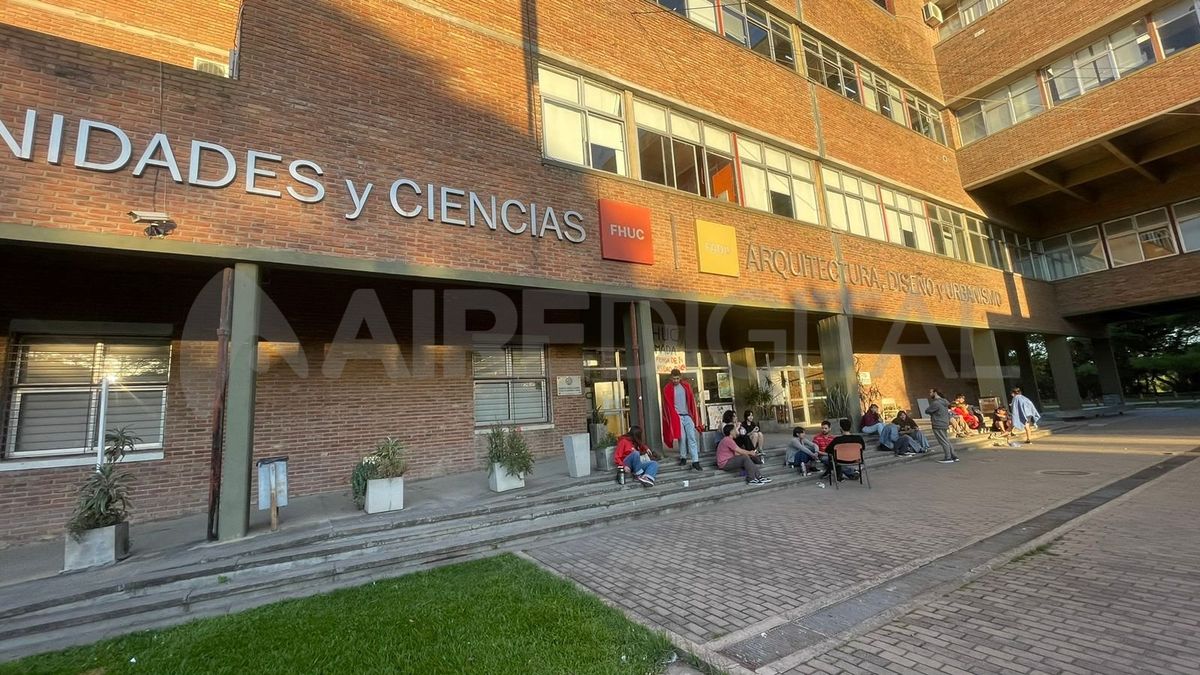 La UNL abre la inscripción para becas 2025.