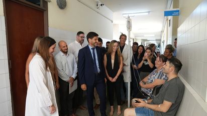 Pullaro recorrió el hospital Cullen en Santa Fe y destacó el trabajo de sus equipos de alta complejidad