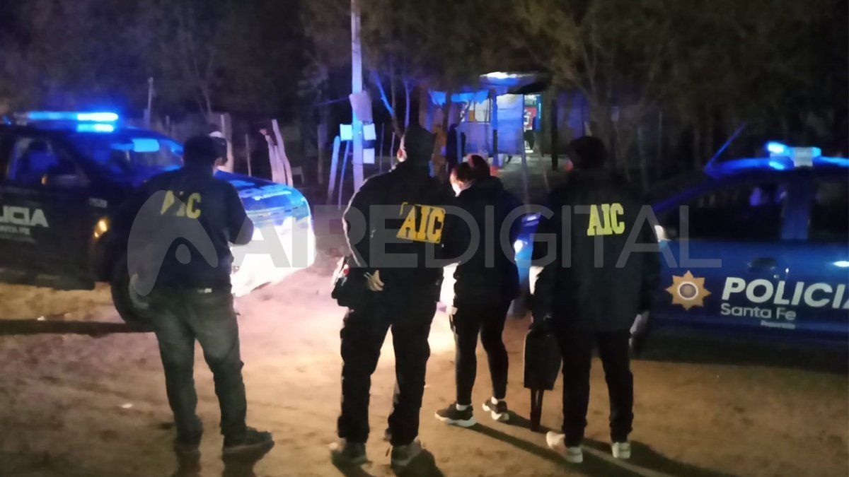 Peritos de AIC en el lugar donde ocurrió el confuso suceso.&nbsp;