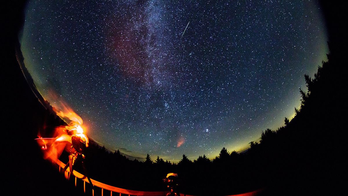 La Nasa compartió esta espectacular imagen para anunciar la lluvia de estrellas más abundante del año: las Perseidas.