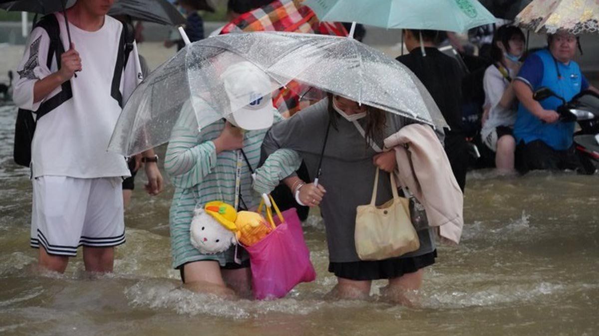 Las autoridades decretaron el martes Zhengzhou en alerta roja