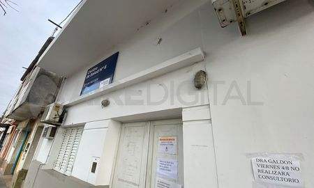 Un menor fue trasladado al Mira y López por agredir a una empleada en un centro de salud Un menor fue trasladado al Mira y López por agredir a una empleada en un centro de salud