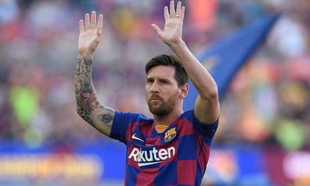 En el dream team de la UEFA, Messi tendría como compañeros de ataque a Karim Benzema y Gerard Moreno. En el dream team de la UEFA, Messi tendría como compañeros de ataque a Karim Benzema y Gerard Moreno.