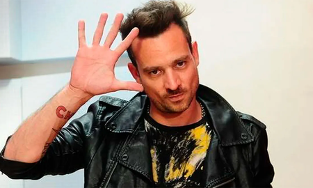 Chano, ex líder de Tan Biónica, continúa internado tras haber recibido un disparo por parte de un policía al que intentó atacar con un cuchillo. Chano, ex líder de Tan Biónica, continúa internado tras haber recibido un disparo por parte de un policía al que intentó atacar con un cuchillo.