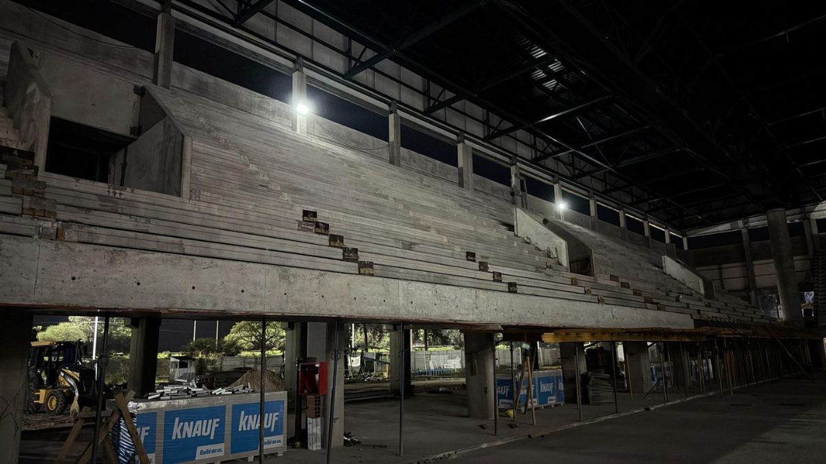 La obra de arquitectura deportiva que construye la Provincia en la capital santafesina, de cara a los Juegos Suramericanos, ya presenta un 70% de avance. La obra de arquitectura deportiva que construye la Provincia en la capital santafesina, de cara a los Juegos Suramericanos, ya presenta un 70% de avance. 
