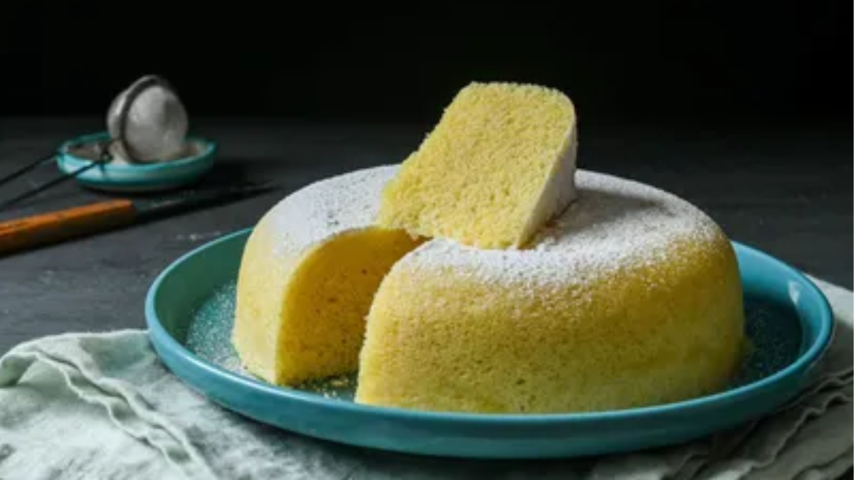 Esta receta de bizcochuelo esponjoso de 3 ingredientes es ideal para hacer en casa y compartir. Esta receta de bizcochuelo esponjoso de 3 ingredientes es ideal para hacer en casa y compartir.