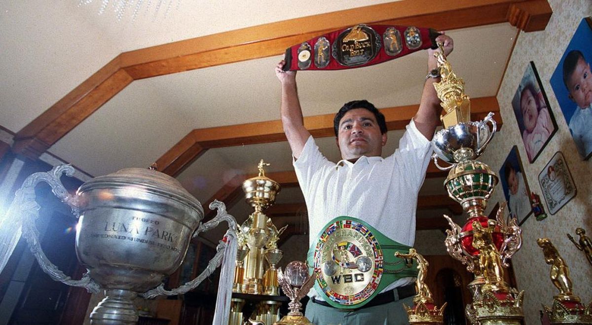 Laciar es el púgil nacional que, a lo largo de su trayectoria, enfrentó a la mayor cantidad de campeones mundiales (que lo eran, o lo serían): 11. Por sus brillantes logros, Falucho merece –sin la más mínima duda– que su nombre sea atesorado para todos los tiempos en el legendario Hall de la Fama del Boxeo Internacional (IBHOF) de Canastota, Nueva York. Laciar es el púgil nacional que, a lo largo de su trayectoria, enfrentó a la mayor cantidad de campeones mundiales (que lo eran, o lo serían): 11. Por sus brillantes logros, Falucho merece –sin la más mínima duda– que su nombre sea atesorado para todos los tiempos en el legendario Hall de la Fama del Boxeo Internacional (IBHOF) de Canastota, Nueva York.