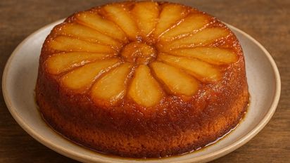 Torta invertida de peras rápida: la receta estrella de Maru Botana que nunca falla