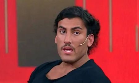 Tomás Holder tiene 21 años. Tomás Holder tiene 21 años.