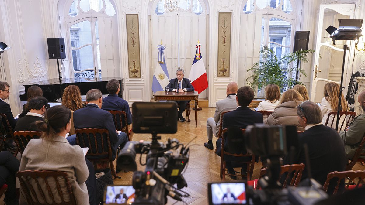 El presidente planea trasladar su ya elaborado pedido de conformar una mesa de diálogo entre Rusia y Ucrania para avanzar en la garantía de paz tras la guerra.