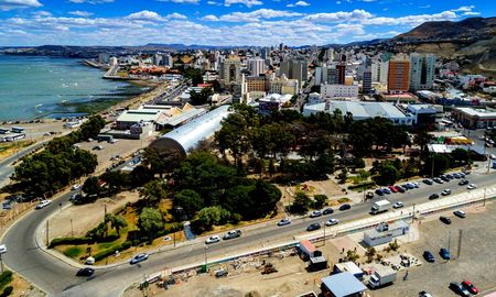 Violaron la cuarentena en Comodoro Rivadavia y los descubrió la policía. Violaron la cuarentena en Comodoro Rivadavia y los descubrió la policía.