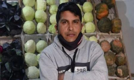 Olvidó una cartera con 500 mil pesos, el verdulero la guardó durante más de un mes y se la devolvió Olvidó una cartera con 500 mil pesos, el verdulero la guardó durante más de un mes y se la devolvió