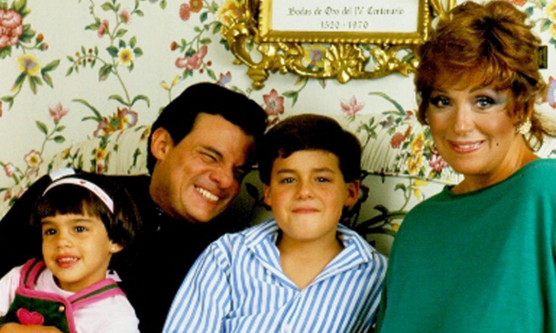 José José y su familia.