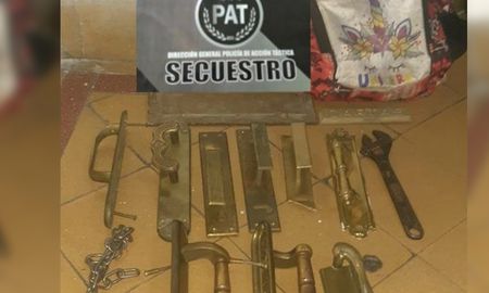 Los picaportes fueron secuestrados durante la madrugada. Los picaportes fueron secuestrados durante la madrugada.