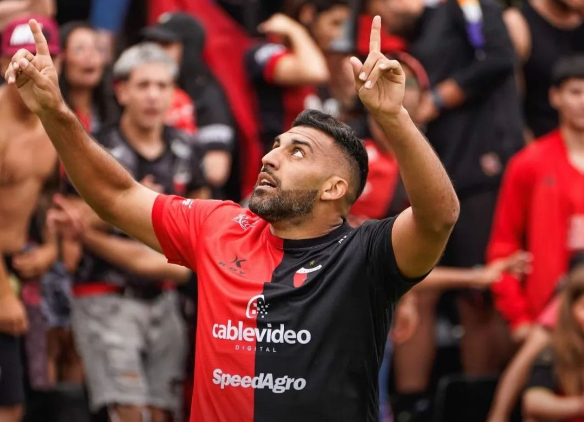 El tremendo golazo de Wanchope Ábila en la práctica de Colón que sorprendió a todos