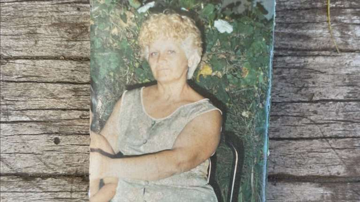 Marcelo Urbano mostró una de las pocas fotos que conserva de su mamá. Fuente: TN. 