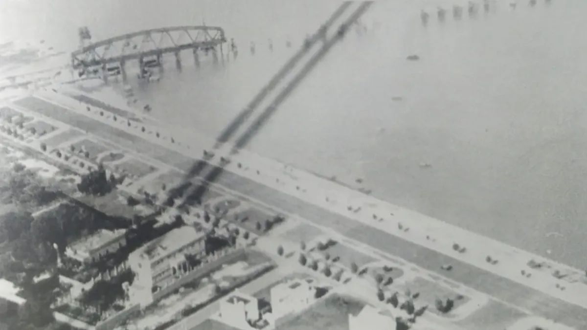 Las bases de hormigón del viejo Ferrocarril Francés resistieron casi un siglo de crecidas y ahora serán el soporte de un nuevo hito urbano.